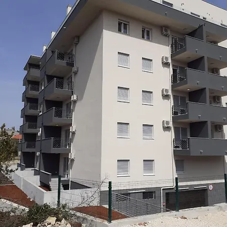 Meladica Apartman *